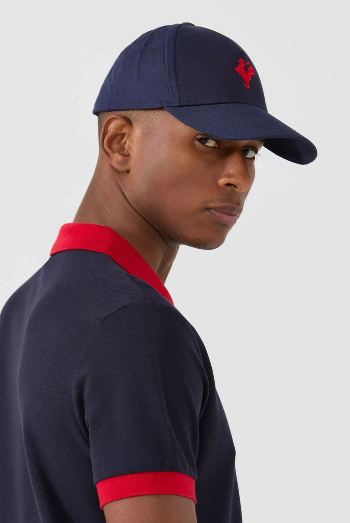 Marco Frank - Kaarle: Casquette Avec Logo de Coq Emblématique Brodé en Contraste - Bleu Marine