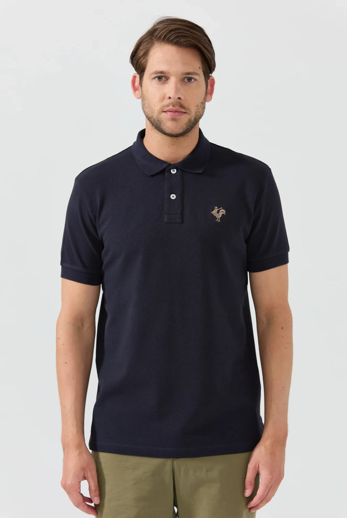 Marco Frank - Est. In Paris - Étienne: Polo Avec Logo de Coq Emblématique Brodé - Bleu Marine