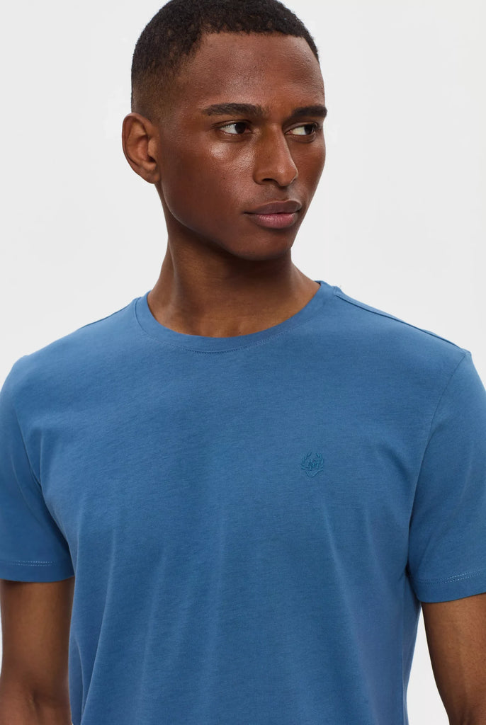 Marco Frank - Marceau: T-shirt Avec Écusson Logo en Silicone Ton Sur Ton - Indigo